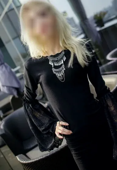 Ambra, 25 anni